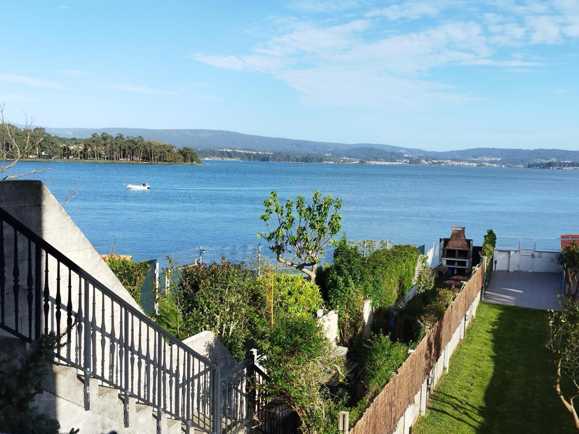 Vistas Al Mar E Isla De La Toja Apartment О Грове Екстериор снимка
